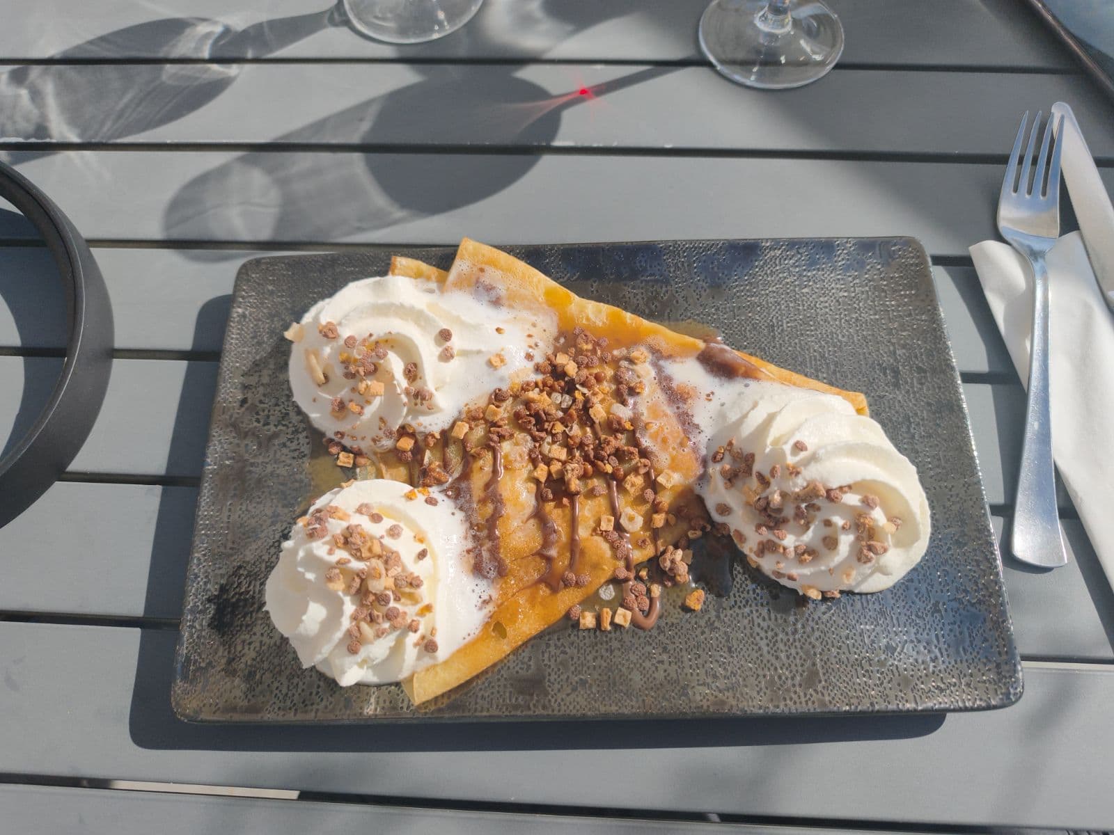 Objet de collection — Il s'agit de la crêpe que je mange à Fourmies